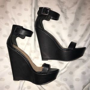Black Wedges